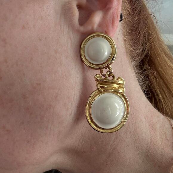 Vintage Gold & Cream Clip-On Statement Earrings – Bold Round Drop Design - Picture 4 of 4